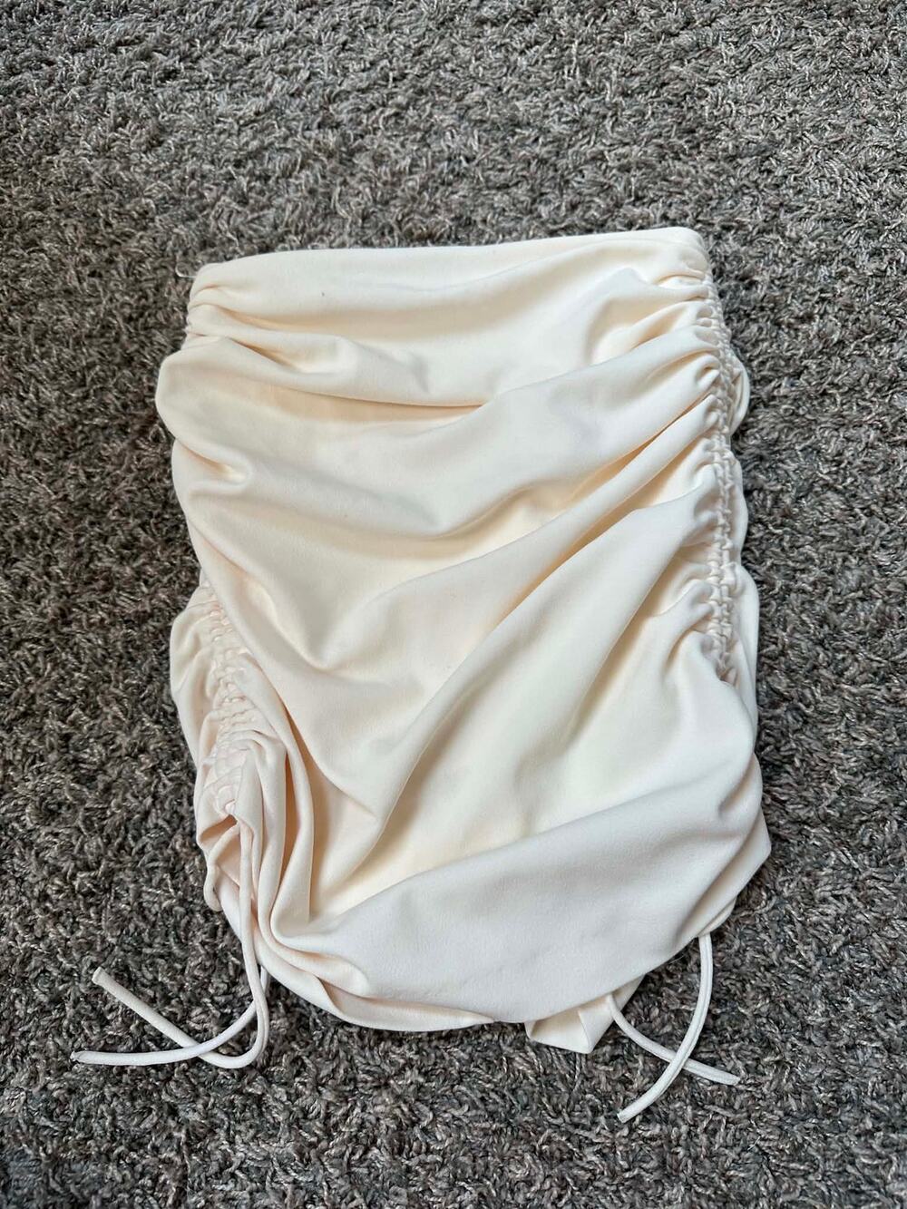 Stylish Zara XS Skirt - Like New, Worn Only Once!